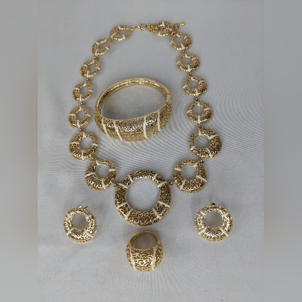 BEAUTIFUL AFRICAN JEWELRY SET. - Picture 5 of 6